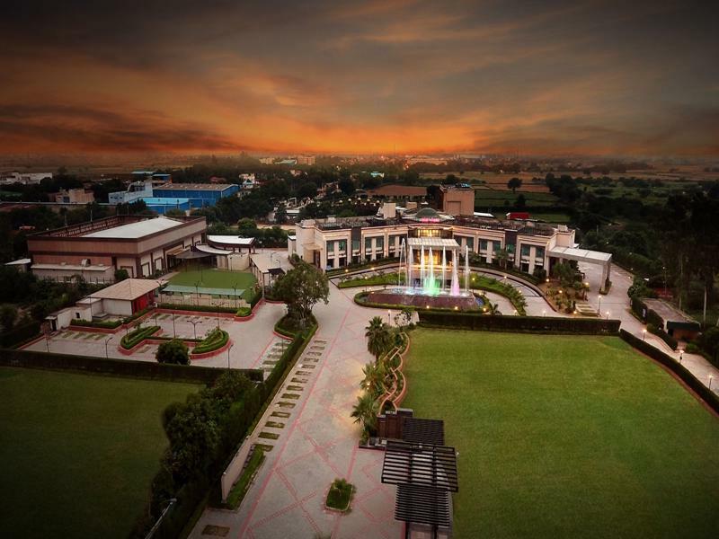 City Park Resort Bahādurgarh Kültér fotó
